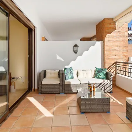 Apartment In Palm Garden Estepona With Parking And Pool アパート