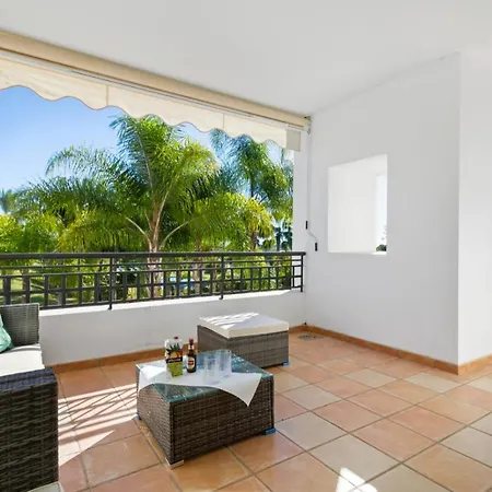 Apartment In Palm Garden Estepona With Parking And Pool アパート