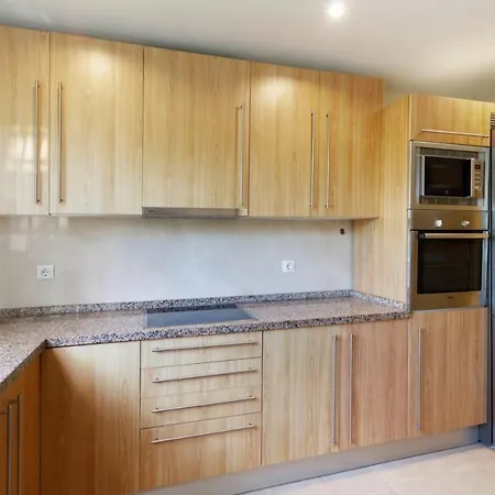 Apartment In Palm Garden Estepona With Parking And Pool アパート