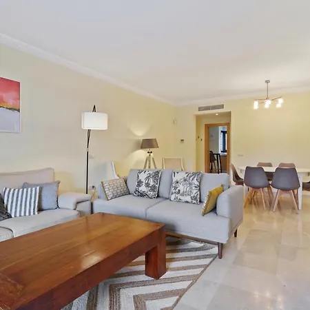 Apartment In Palm Garden Estepona With Parking And Pool アパート *